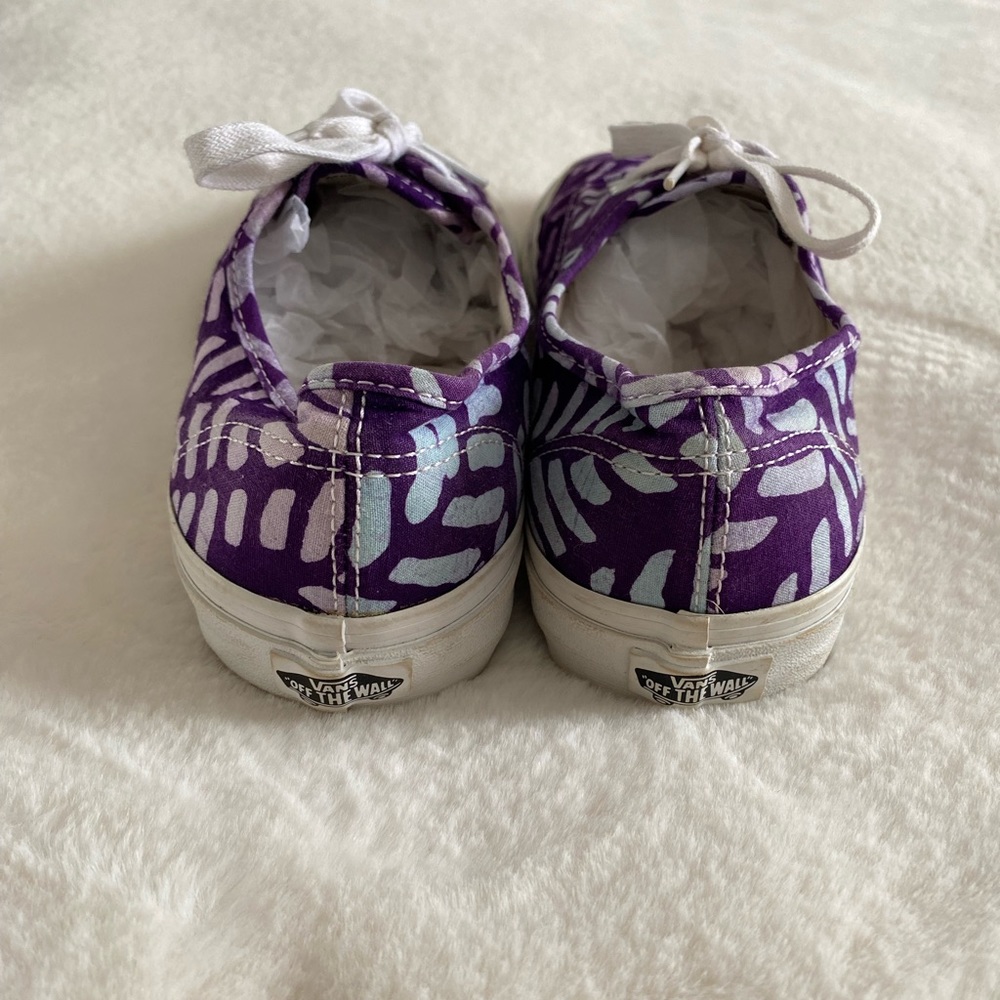 Vans x Della purple batik sneakers | size 10W 8.5M | Great used condition - Picture 2 of 6